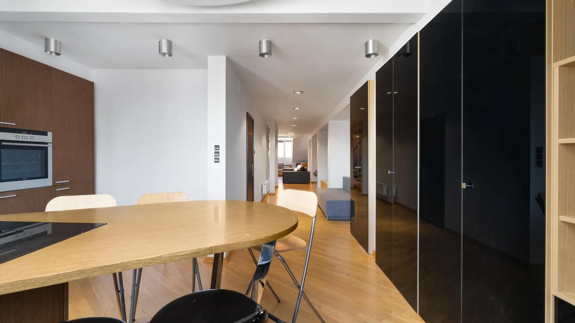 Close-Golden Apartments - Huge Apartment - 13 People - 150M2 Apartment - Stare Miasto Warsaw Poland